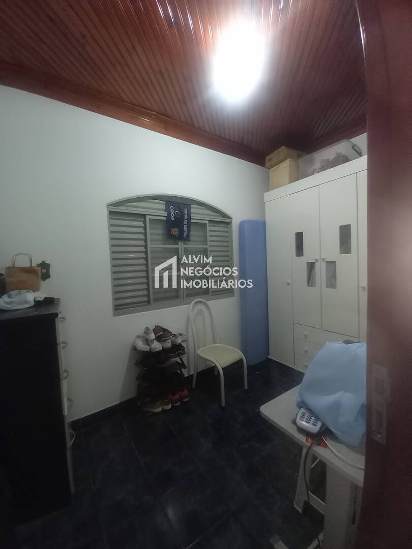 Casa à venda com 6 quartos, 461m² - Foto 4