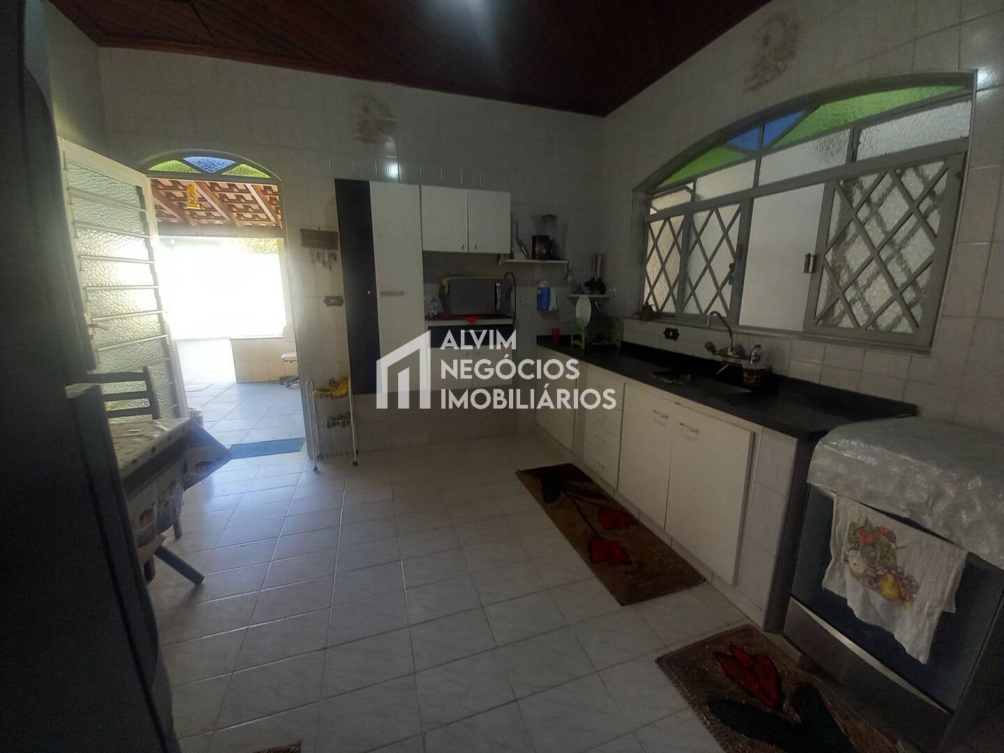 Casa à venda com 6 quartos, 461m² - Foto 1
