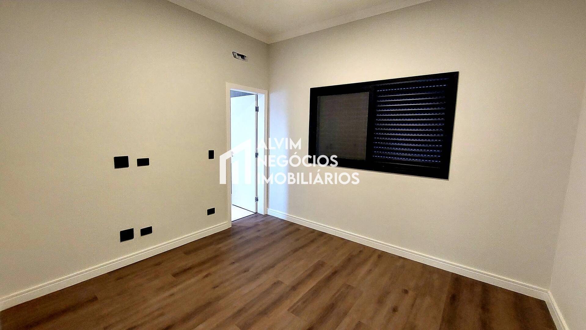Casa, 4 quartos, 290 m² - Foto 28
