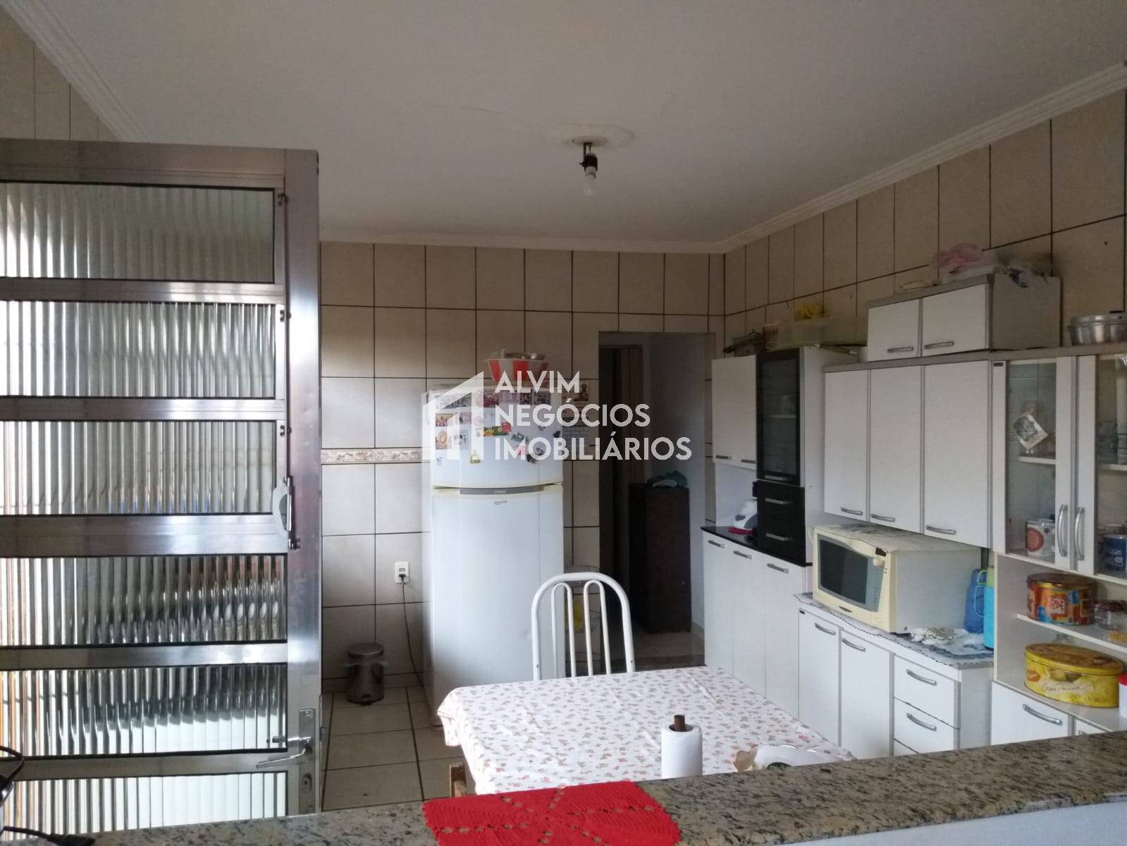 Casa à venda com 3 quartos, 130m² - Foto 3