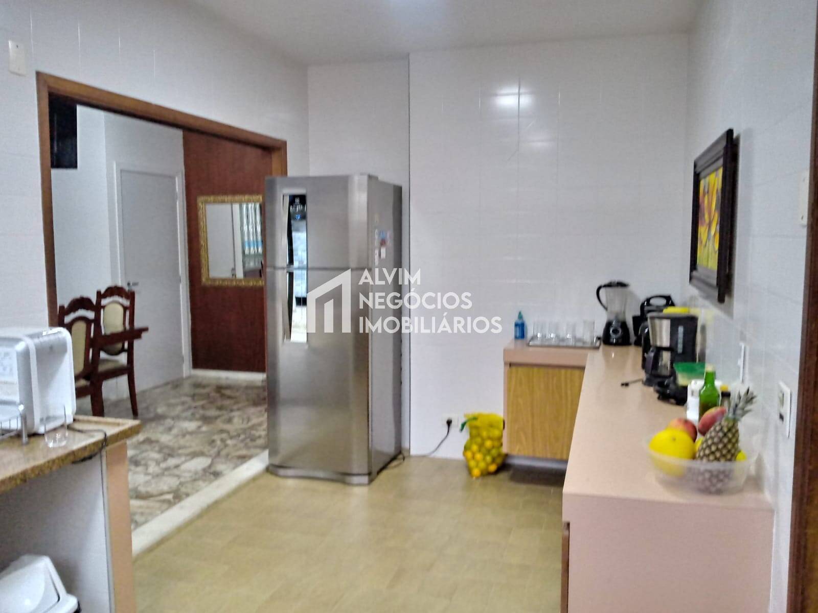 Casa à venda com 4 quartos, 450m² - Foto 5