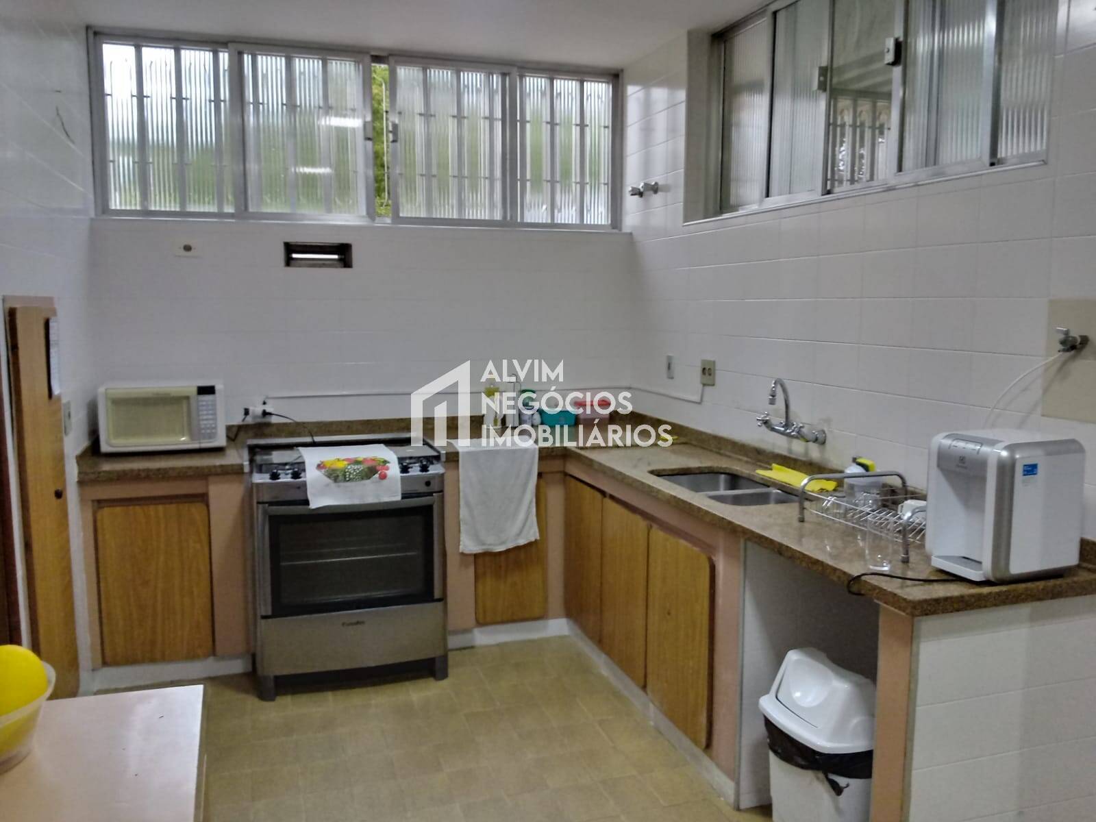 Casa à venda com 4 quartos, 450m² - Foto 7