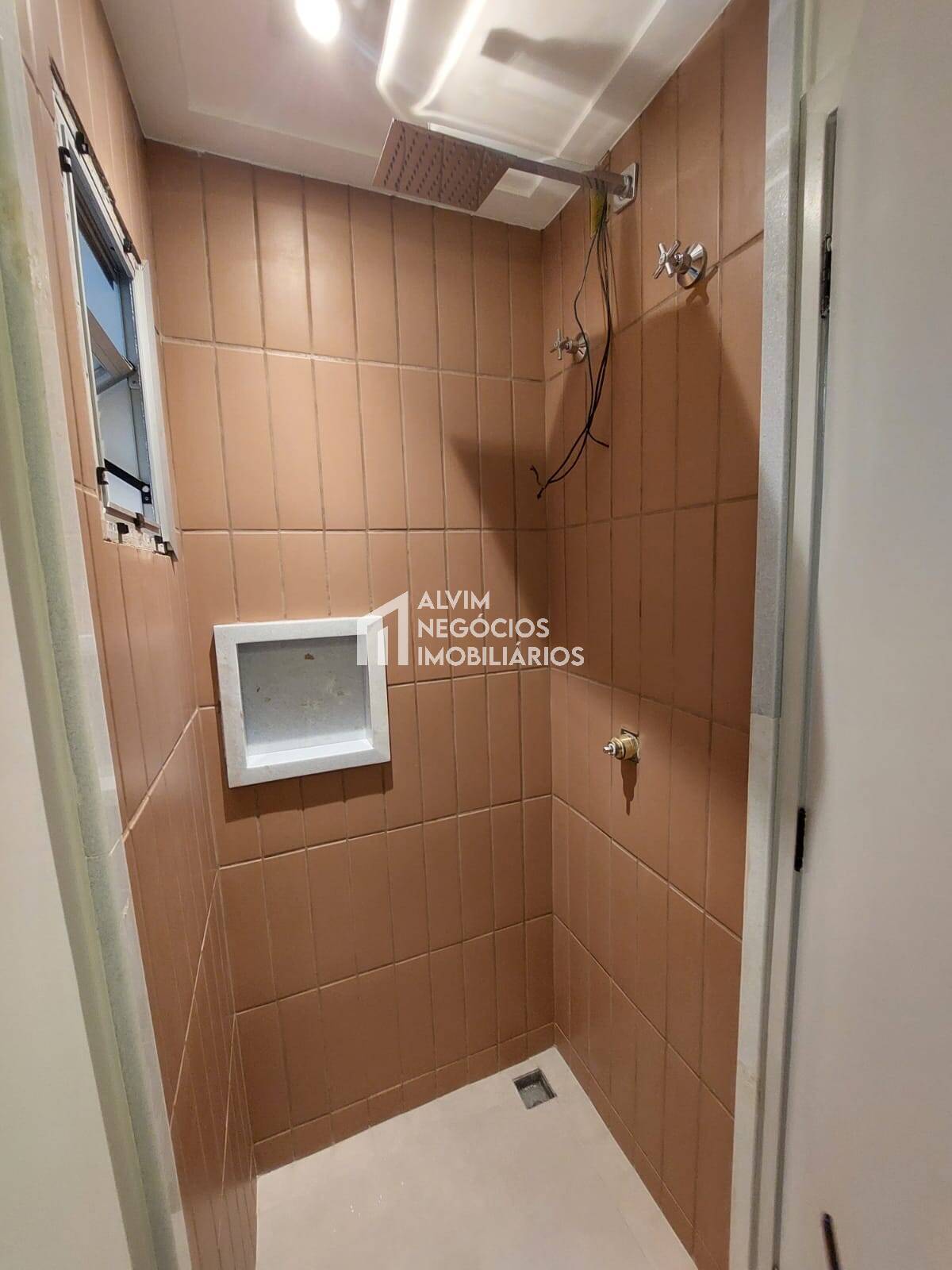 Apartamento à venda com 2 quartos, 75m² - Foto 4