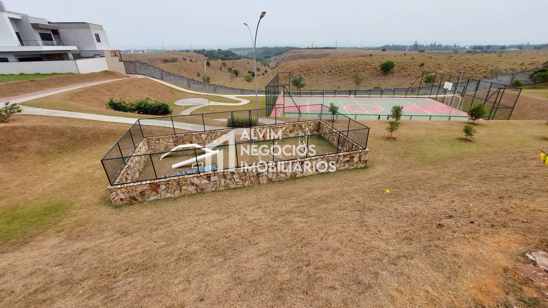 Casa à venda com 4 quartos, 173m² - Foto 11