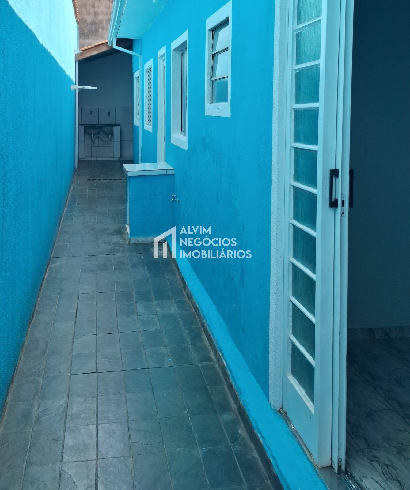 Casa à venda com 3 quartos, 52m² - Foto 8