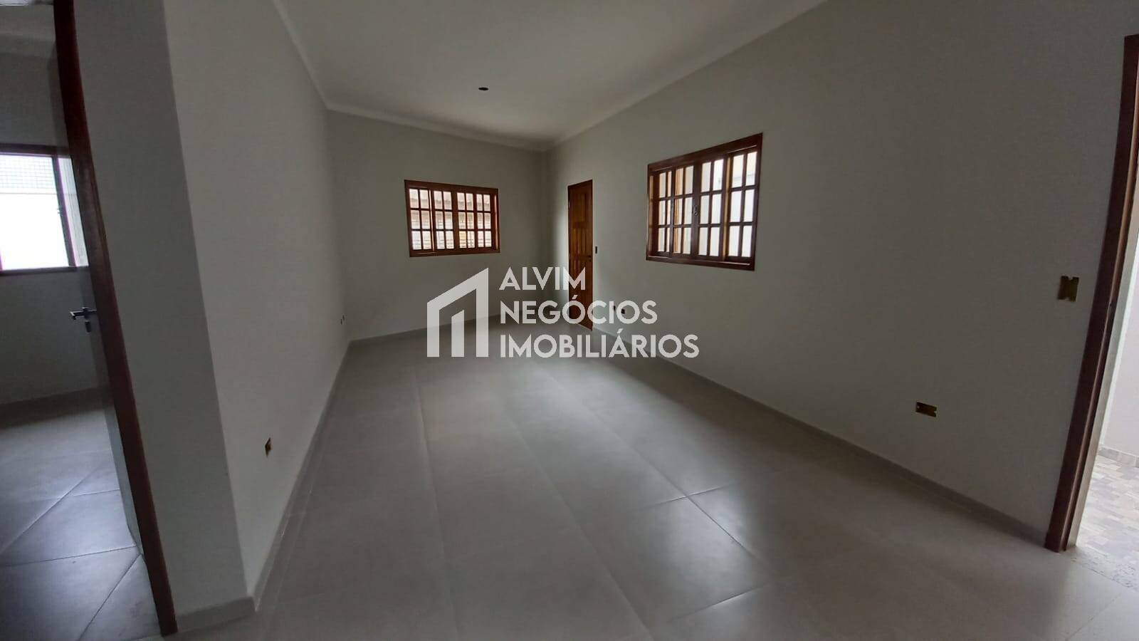 Casa à venda com 2 quartos, 100m² - Foto 3