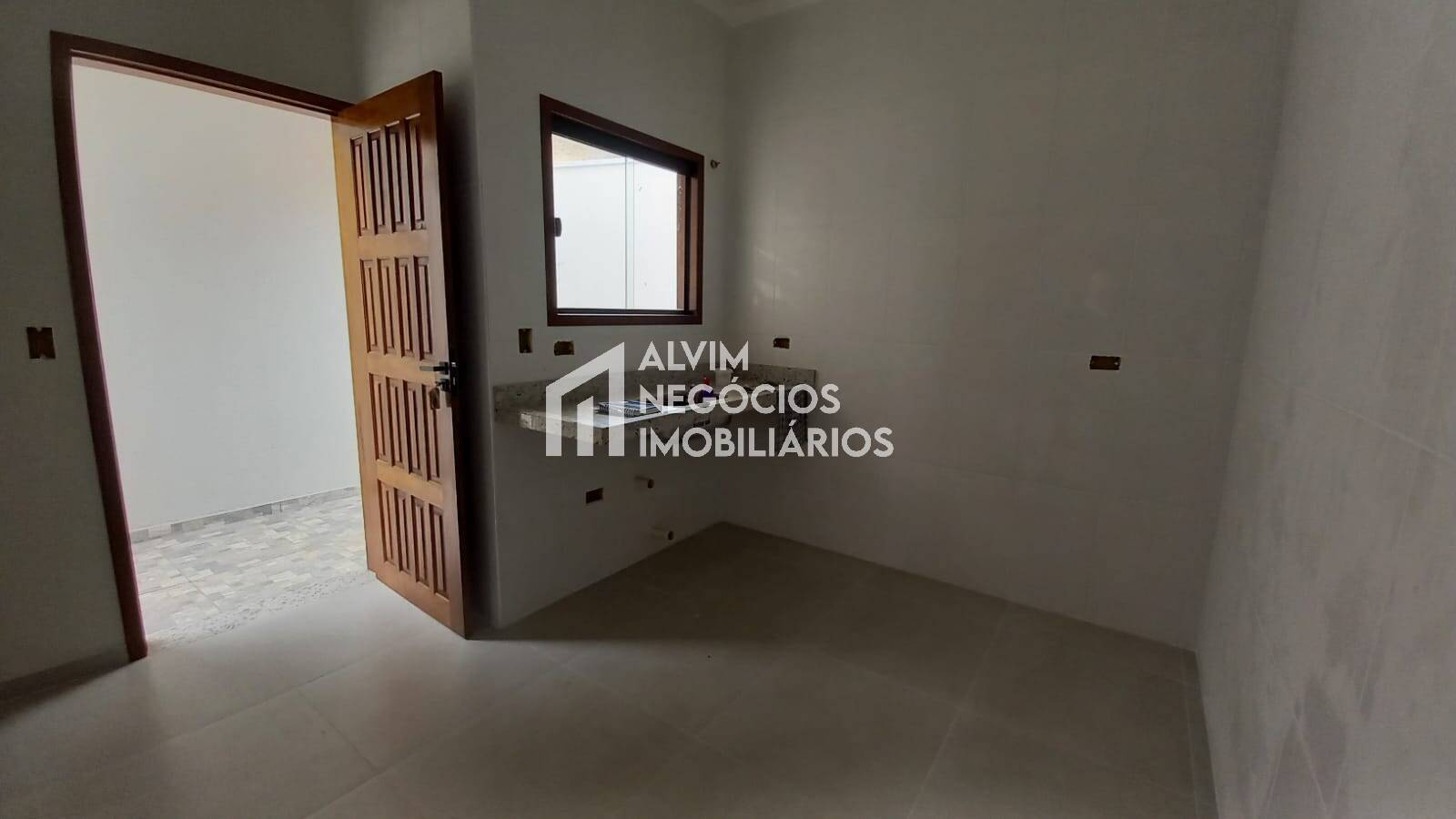 Casa à venda com 2 quartos, 100m² - Foto 4