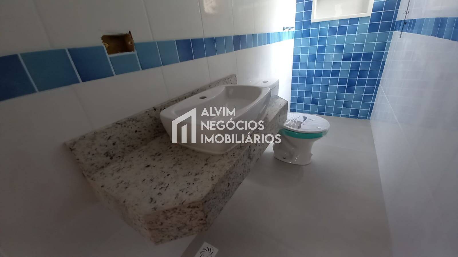 Casa à venda com 2 quartos, 100m² - Foto 9