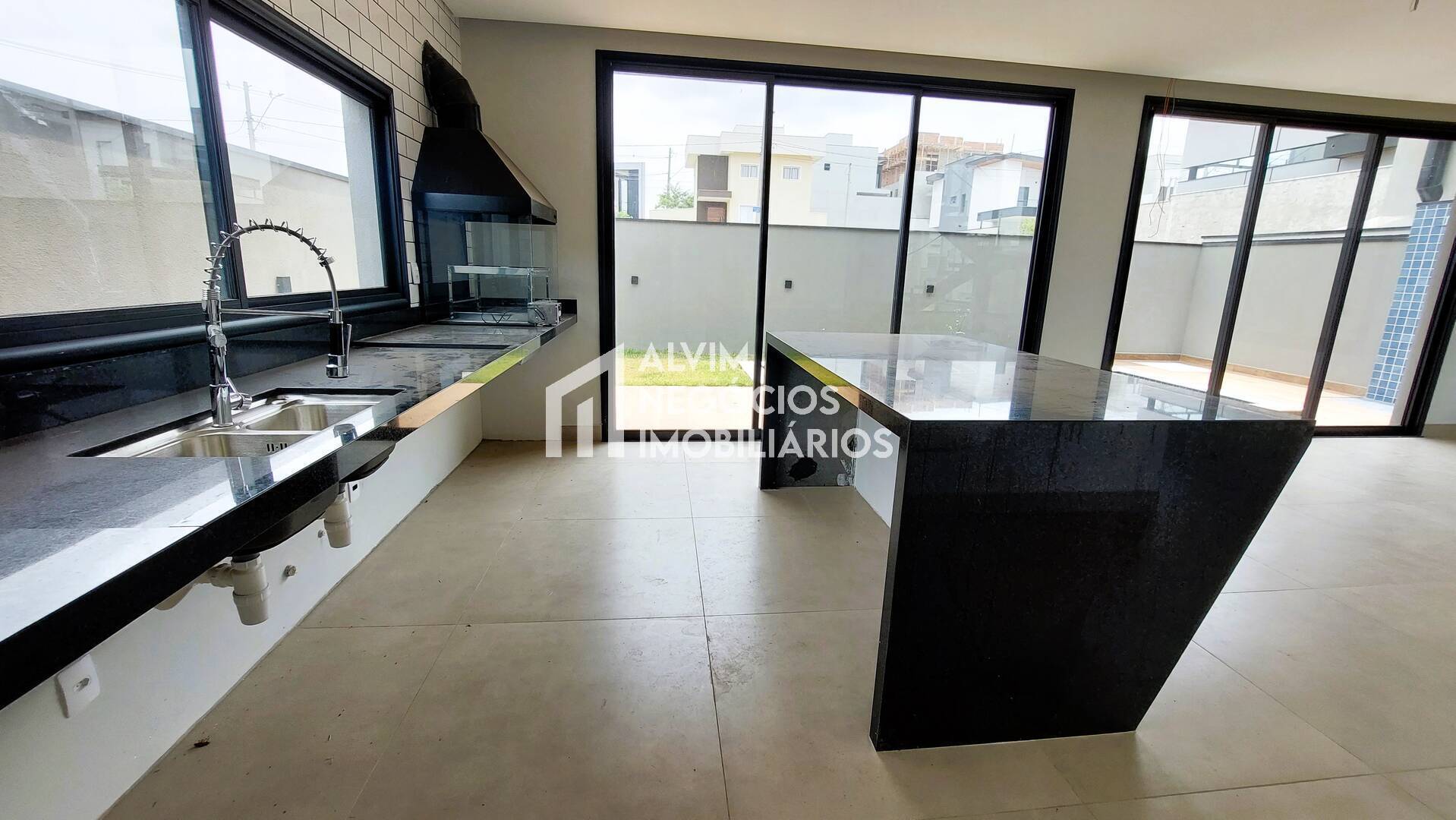 Sobrado à venda com 3 quartos, 250m² - Foto 11