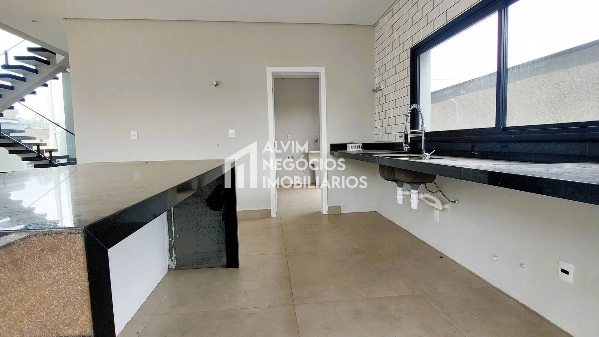 Sobrado à venda com 3 quartos, 250m² - Foto 12