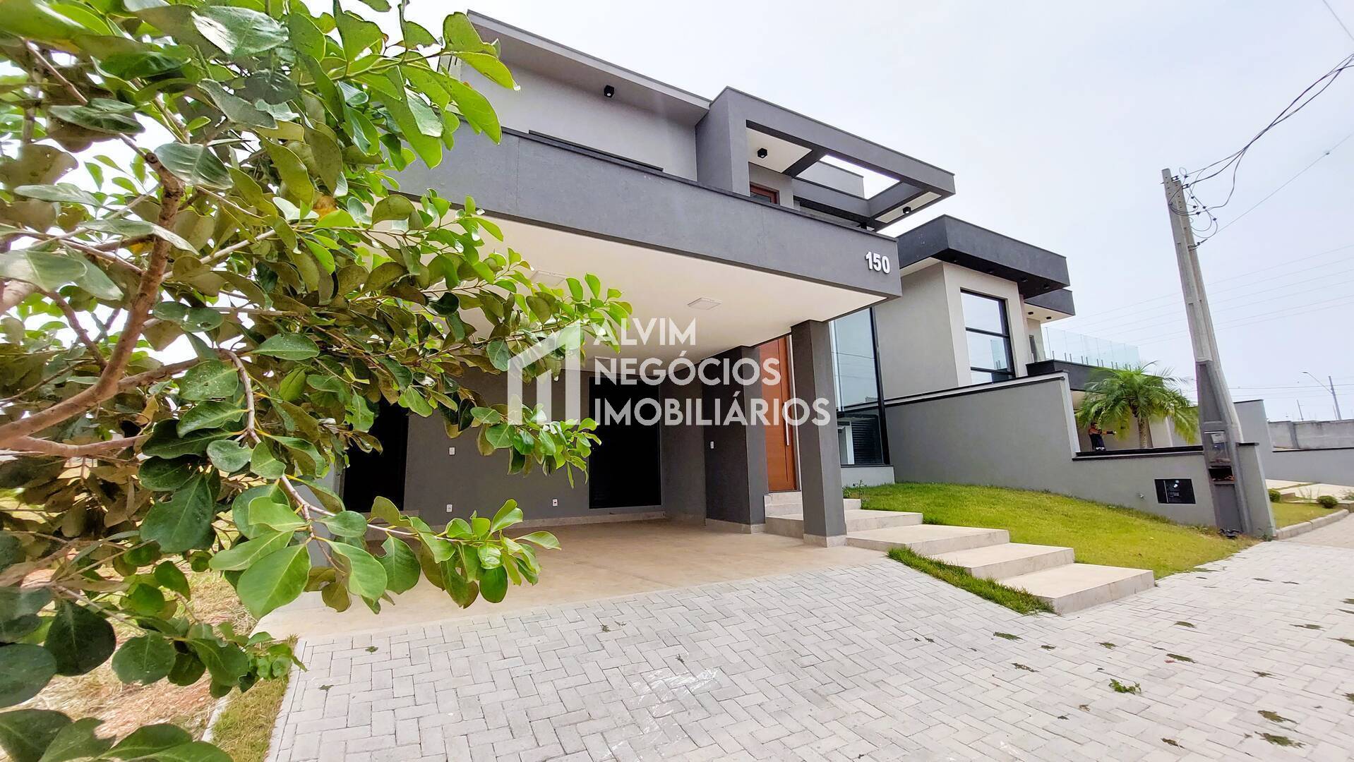 Sobrado à venda com 3 quartos, 250m² - Foto 2