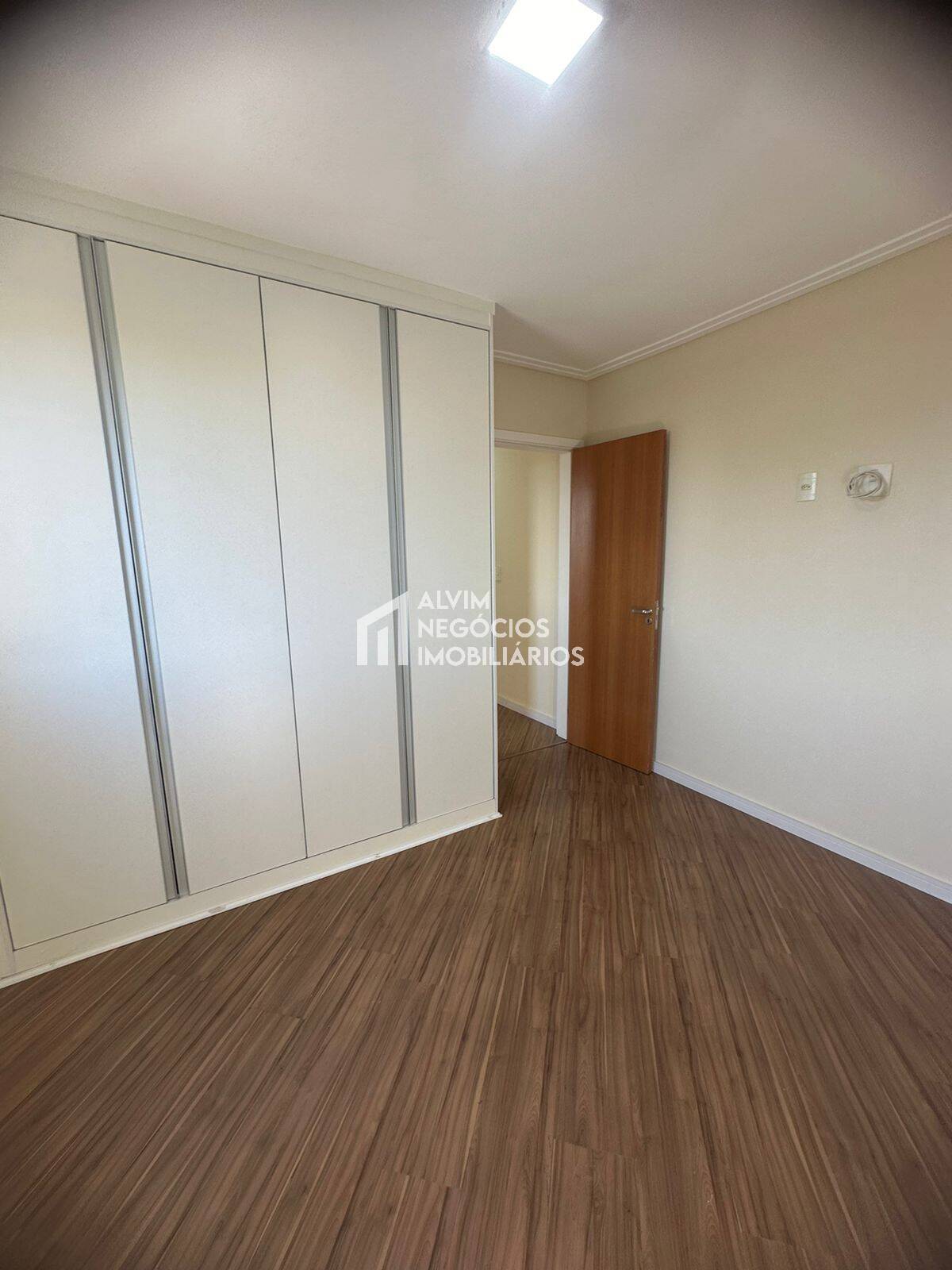 Apartamento à venda com 2 quartos, 60m² - Foto 5