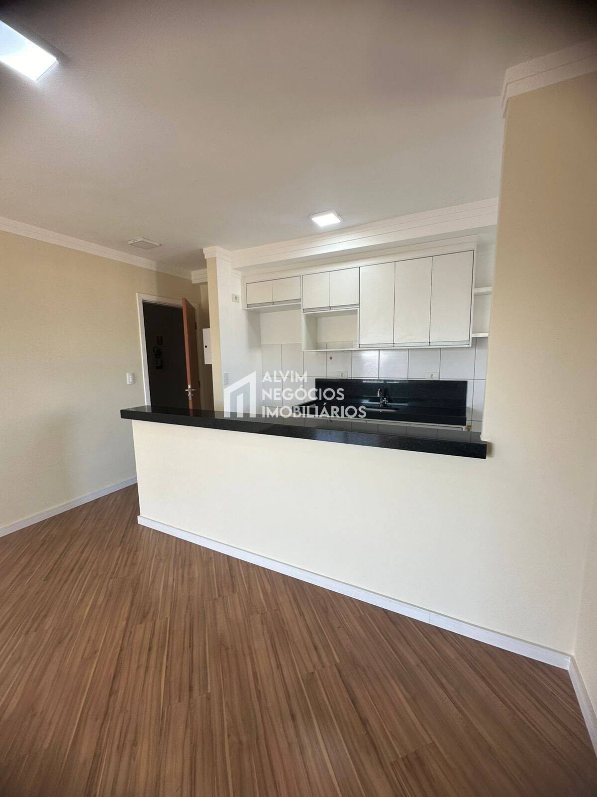 Apartamento à venda com 2 quartos, 60m² - Foto 1