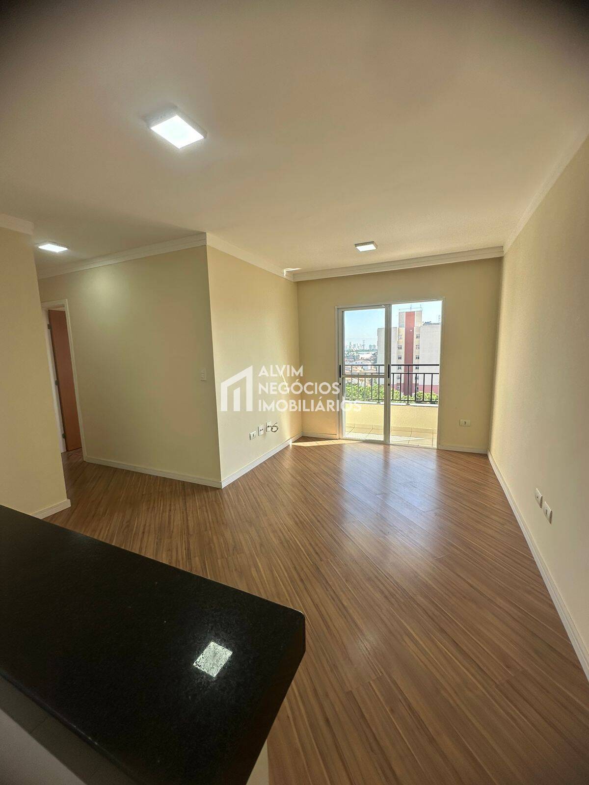 Apartamento à venda com 2 quartos, 60m² - Foto 2