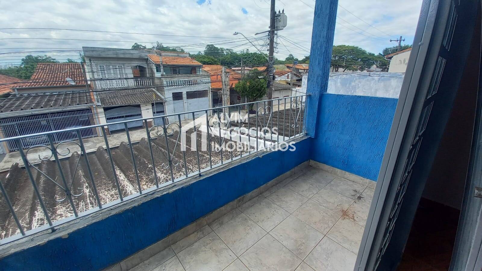 Casa à venda com 3 quartos, 147m² - Foto 2