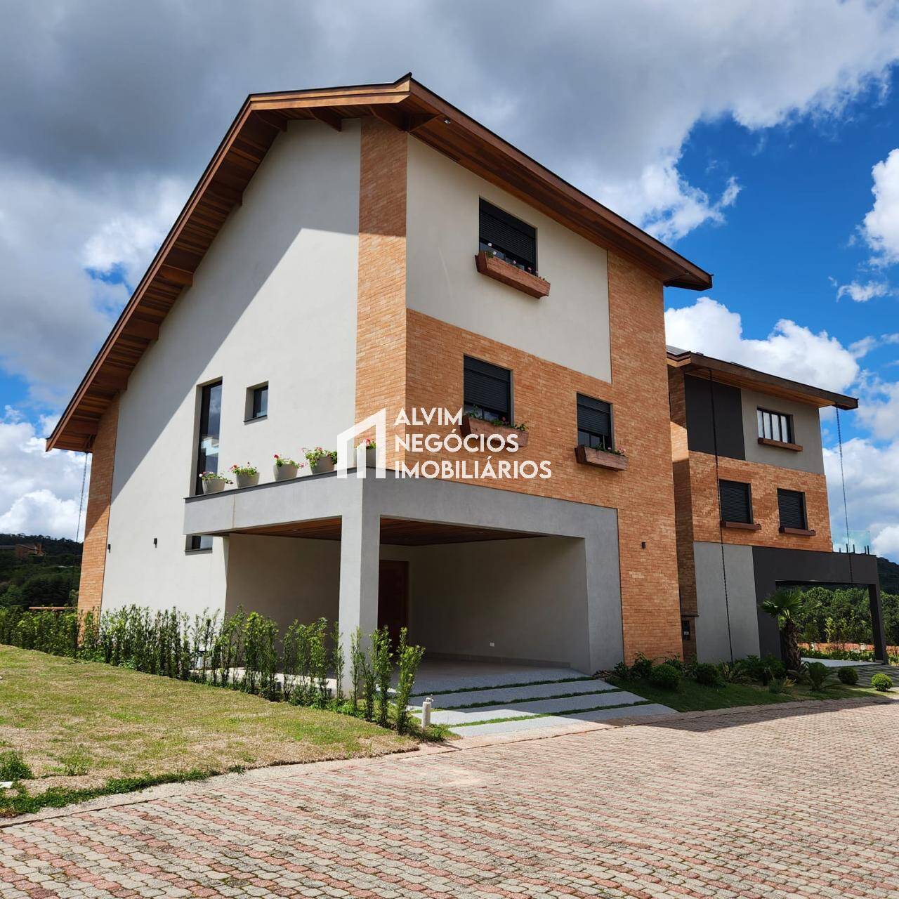 Sobrado, 4 quartos, 230 m² - Foto 1