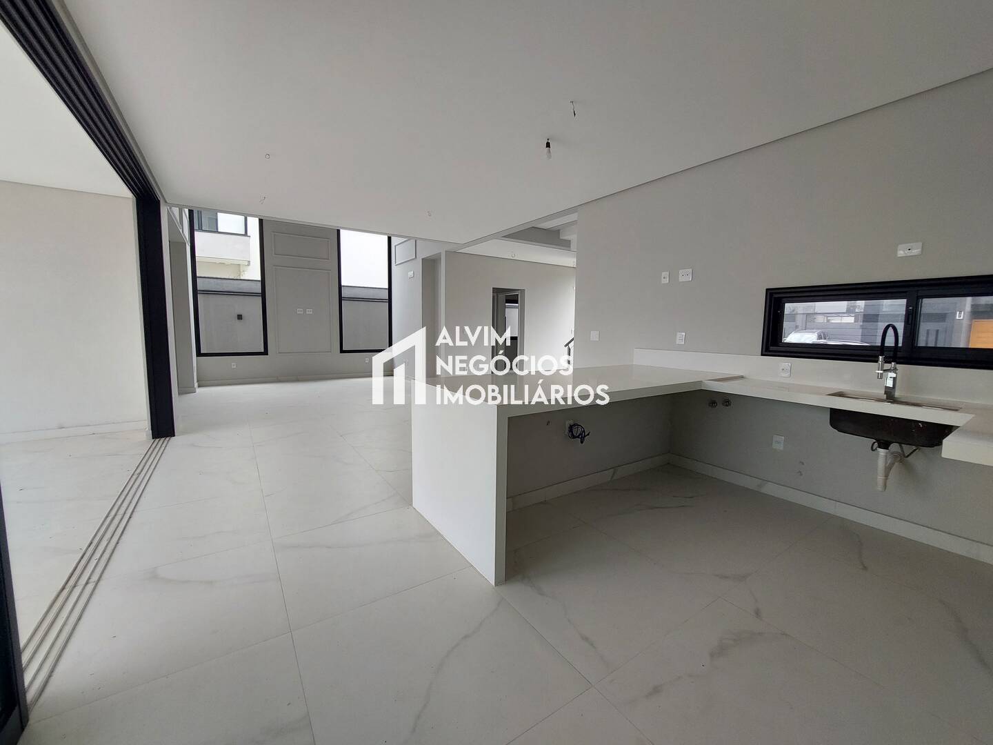 Sobrado, 4 quartos, 354 m² - Foto 3