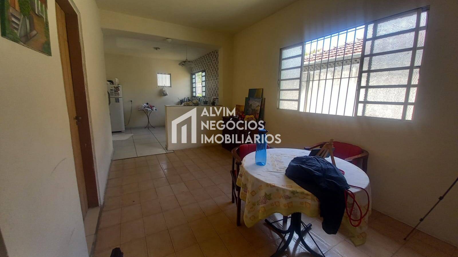 Casa à venda com 3 quartos, 300m² - Foto 5