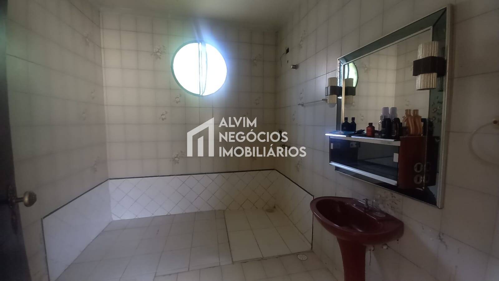 Casa à venda com 3 quartos, 300m² - Foto 9