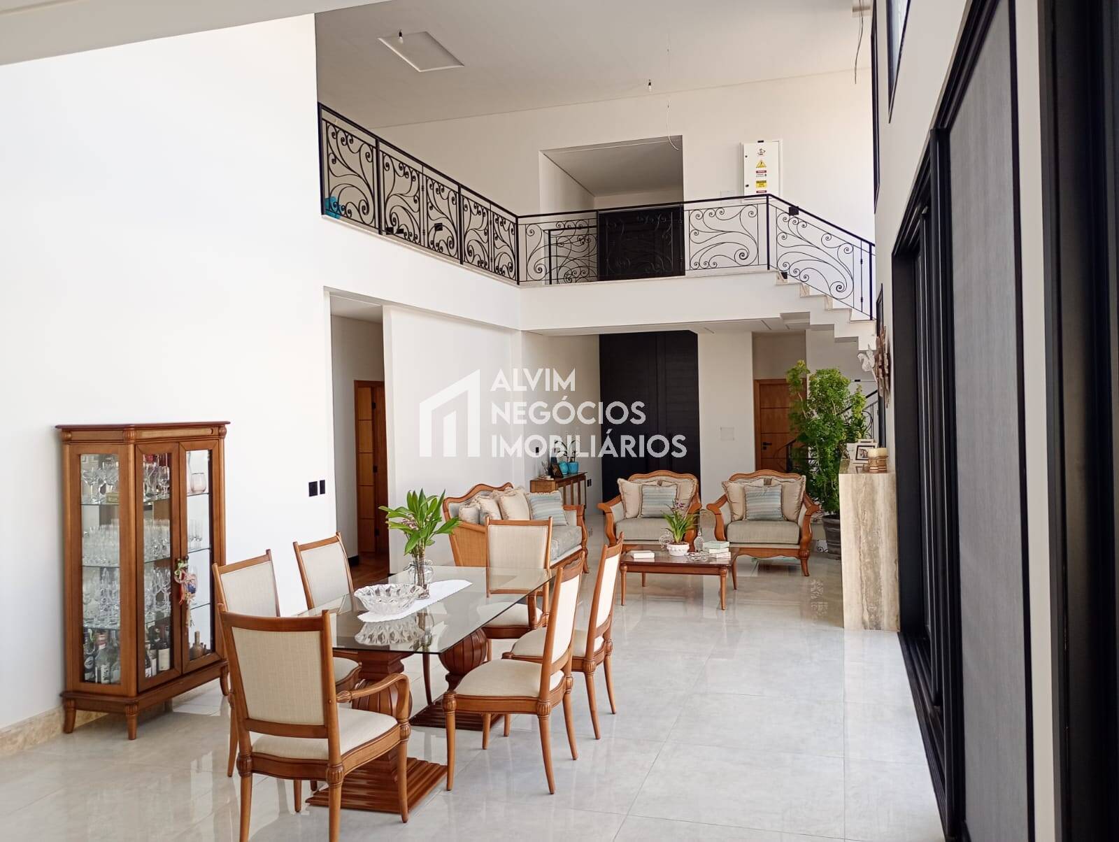 Sobrado à venda com 4 quartos, 450m² - Foto 4