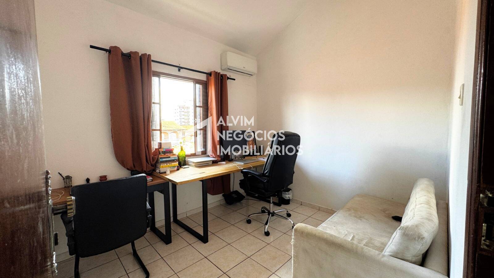 Casa à venda com 2 quartos, 202m² - Foto 5