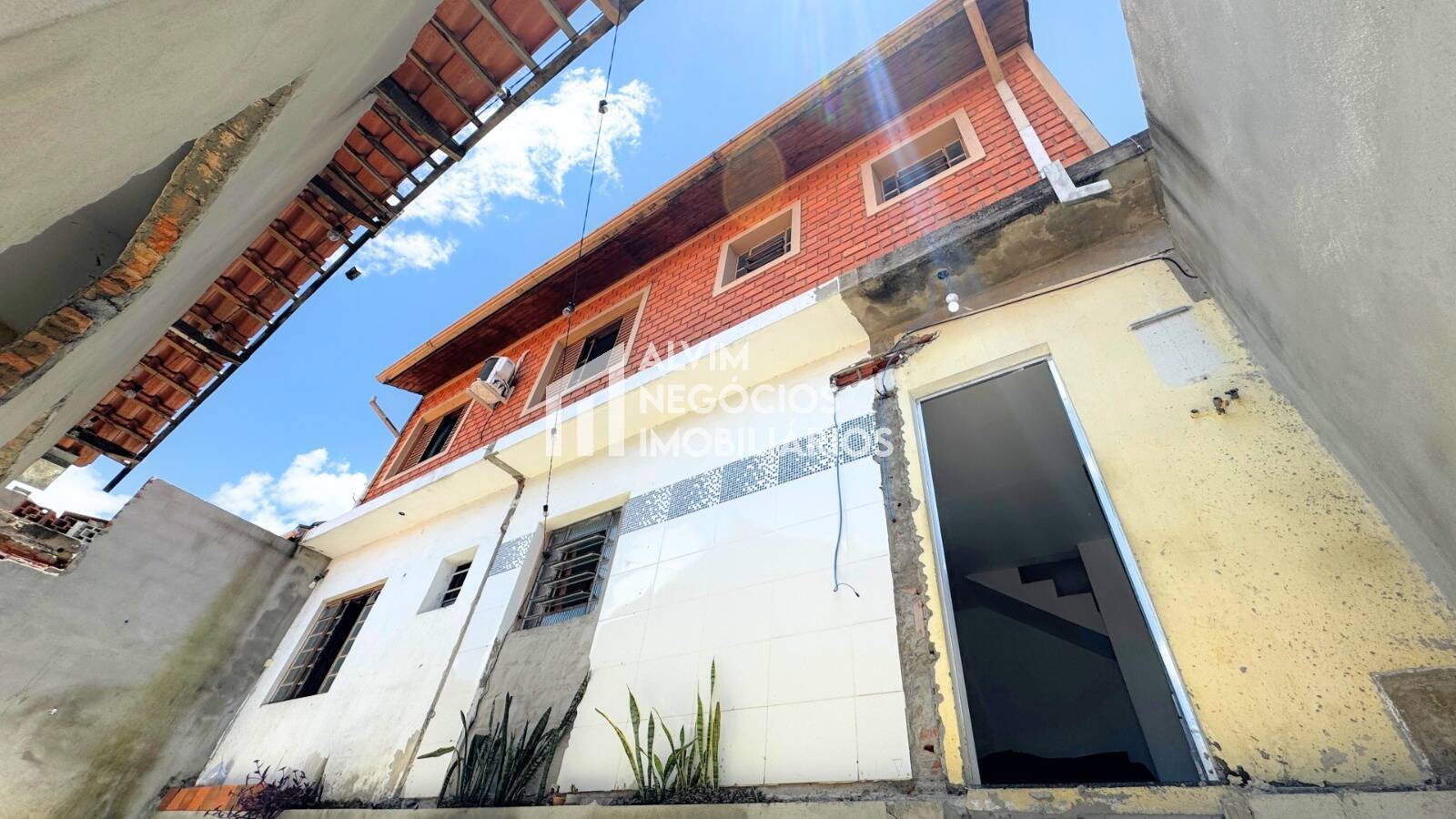 Casa à venda com 2 quartos, 202m² - Foto 10