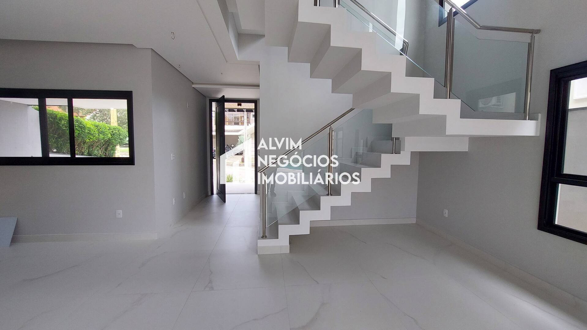 Sobrado, 4 quartos, 349 m² - Foto 2