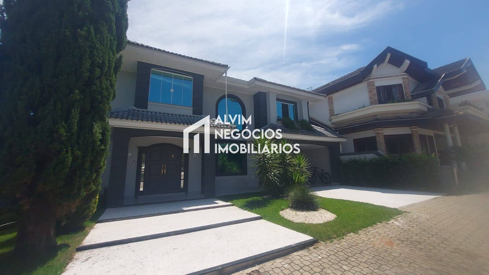 Sobrado, 6 quartos, 480 m² - Foto 2