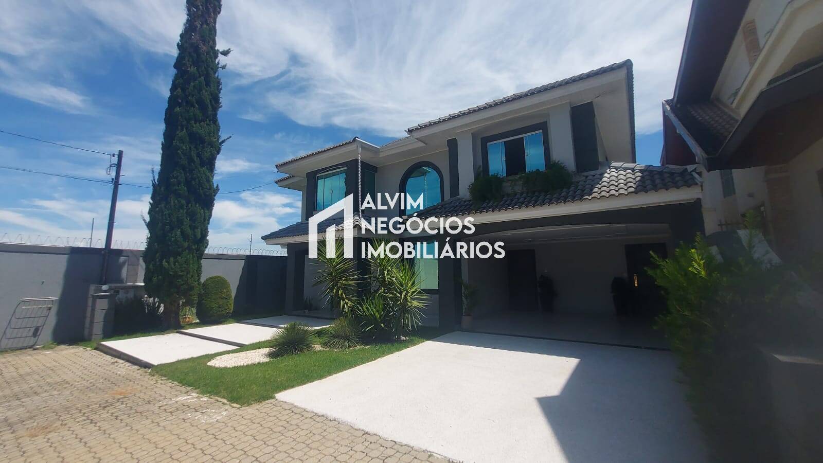 Sobrado, 6 quartos, 480 m² - Foto 1