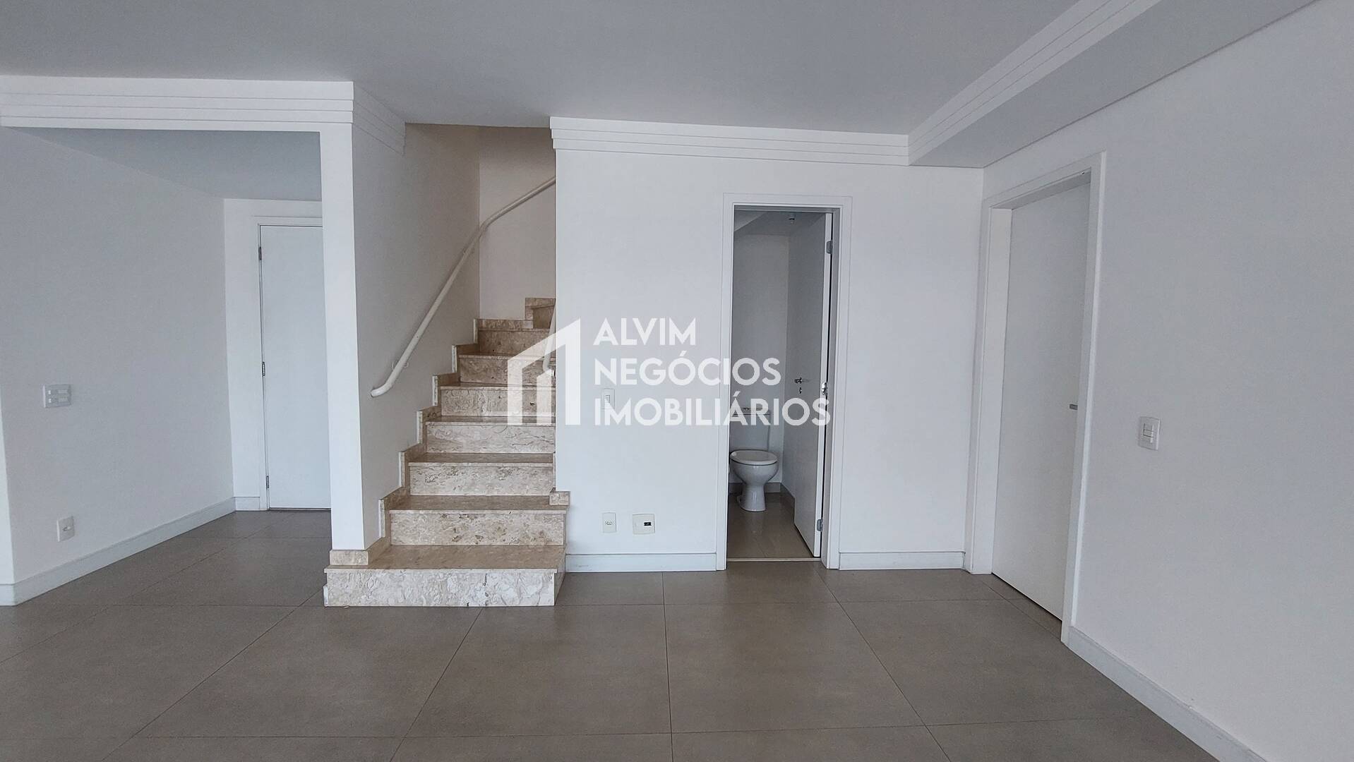 Cobertura à venda e aluguel com 3 quartos, 288m² - Foto 7