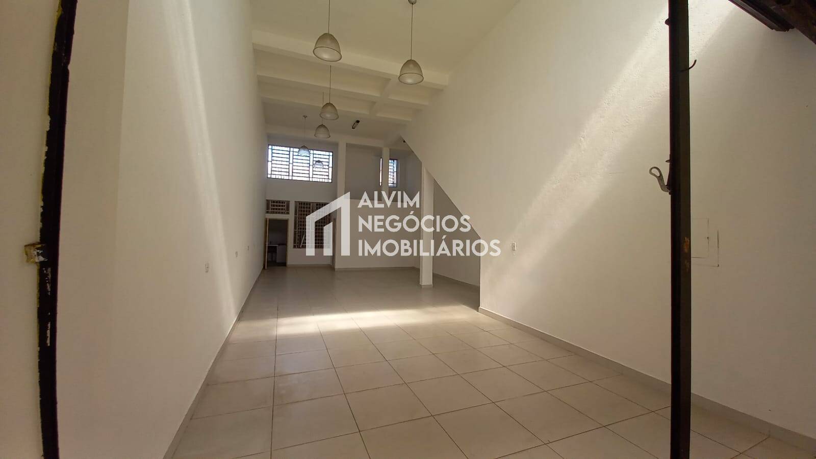 Loja-Salão para alugar, 120m² - Foto 1