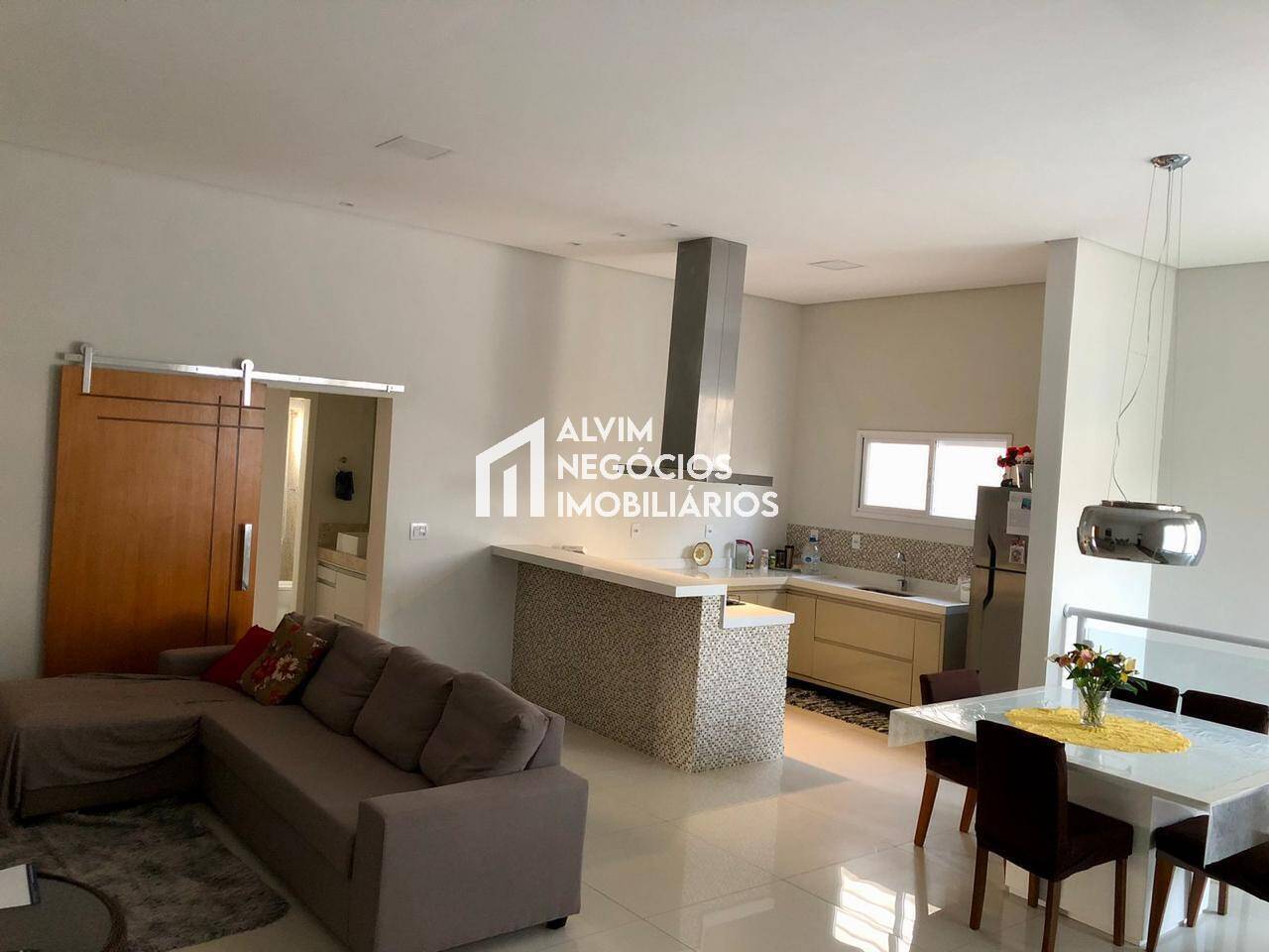 Sobrado, 3 quartos, 226 m² - Foto 2