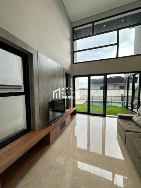 Sobrado, 3 quartos, 283 m² - Foto 1