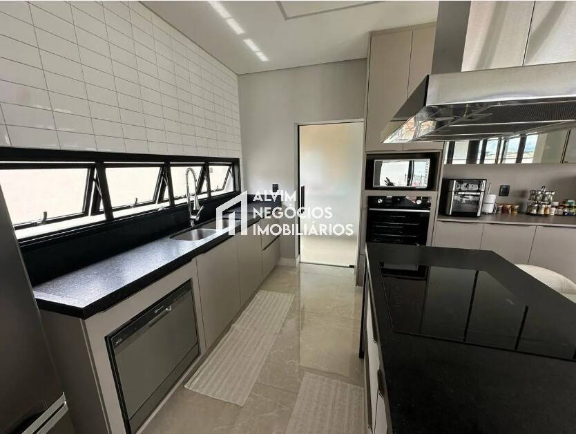 Sobrado, 3 quartos, 283 m² - Foto 2