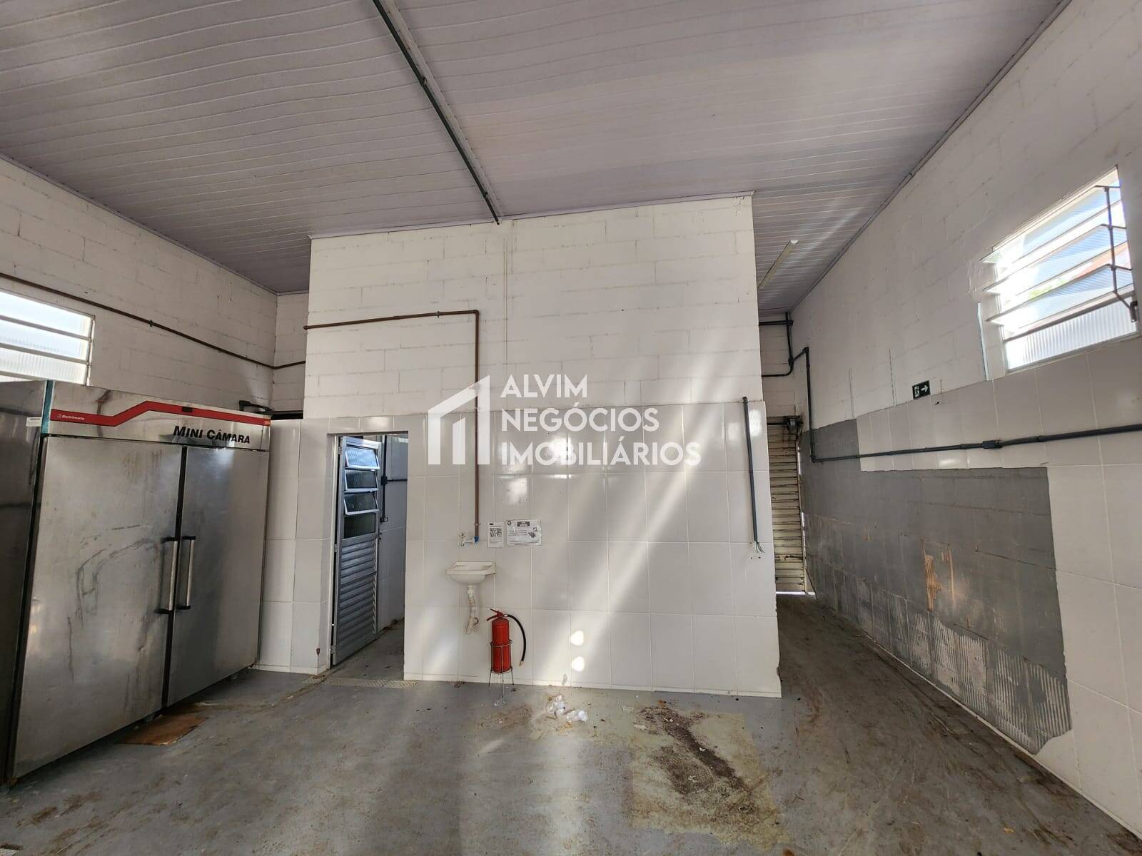 Depósito-Galpão-Armazém à venda, 195m² - Foto 3