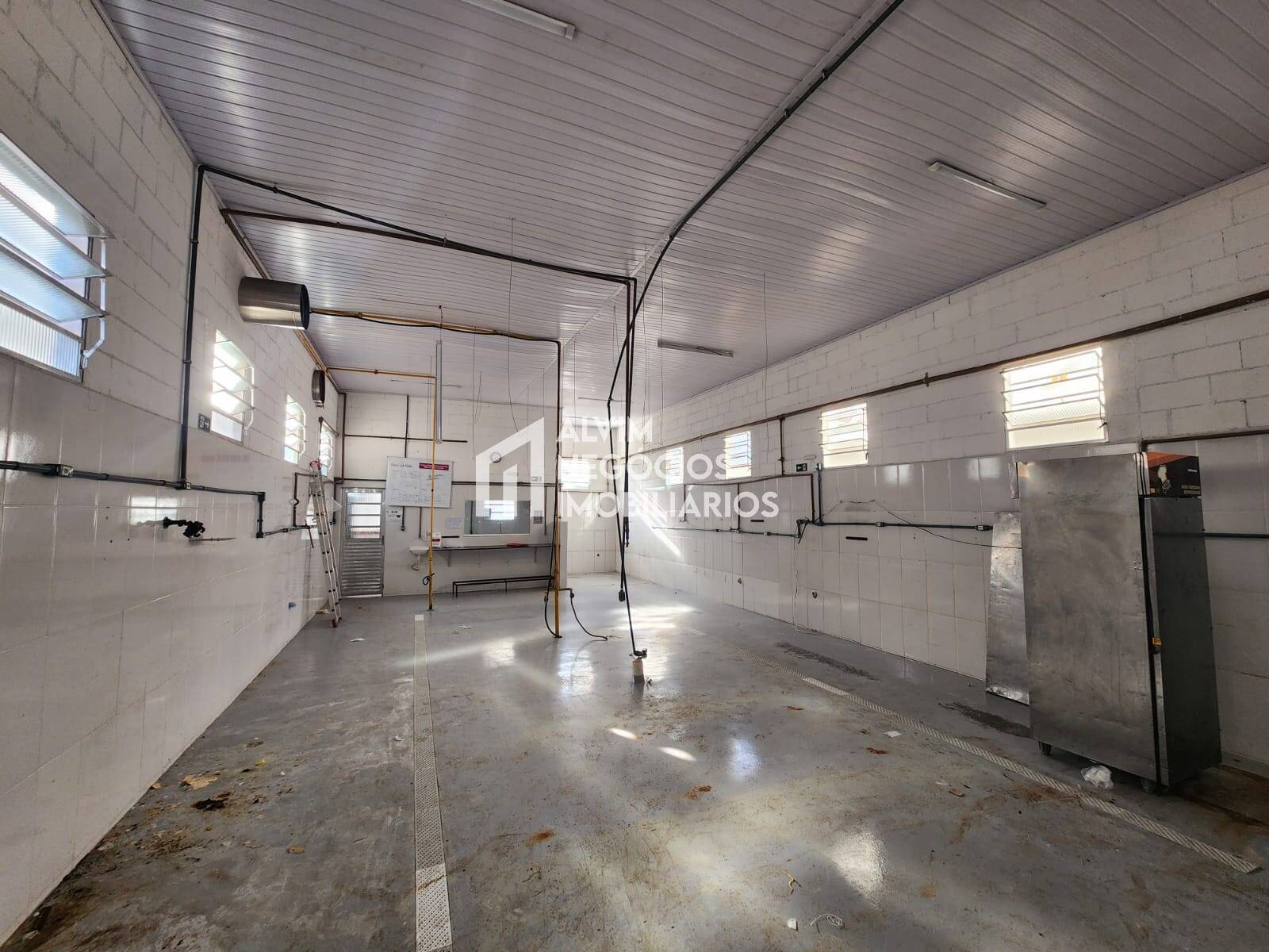 Depósito-Galpão-Armazém à venda, 195m² - Foto 2