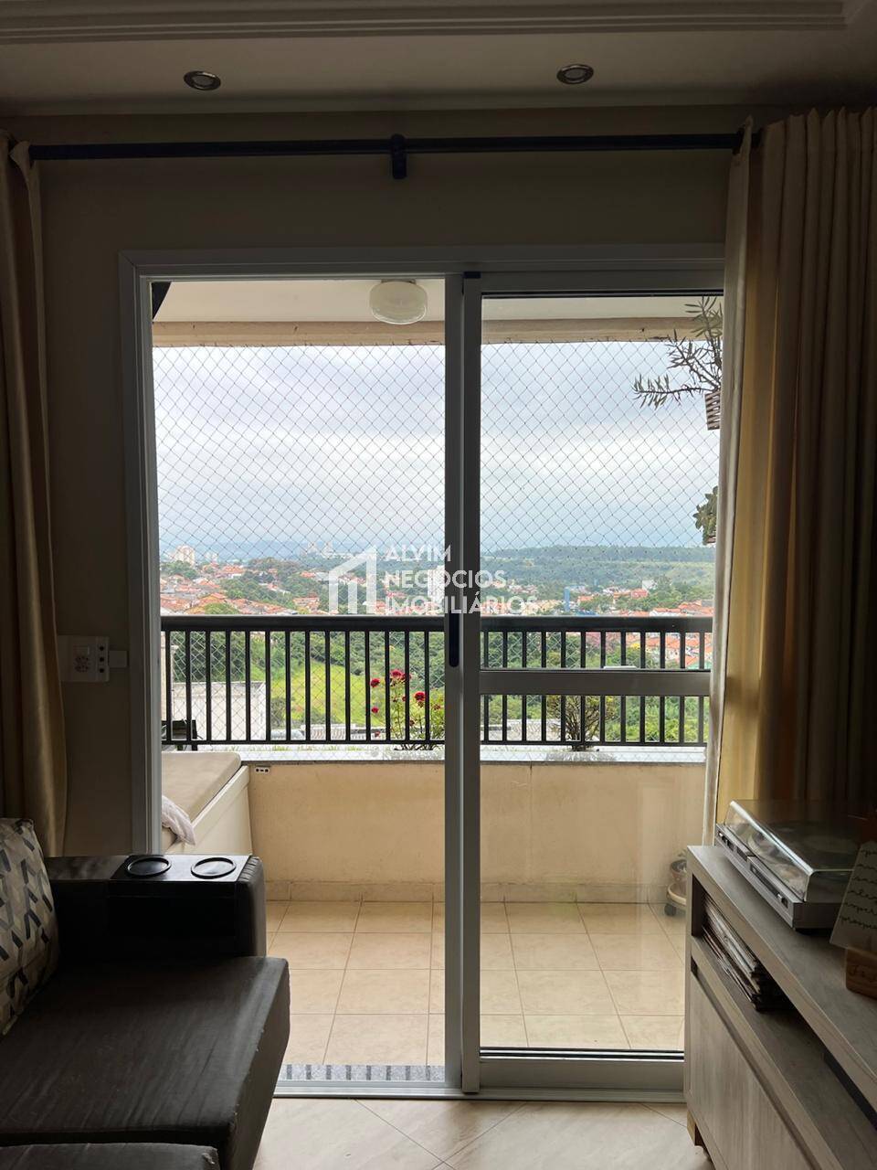 Apartamento à venda com 2 quartos, 65m² - Foto 4