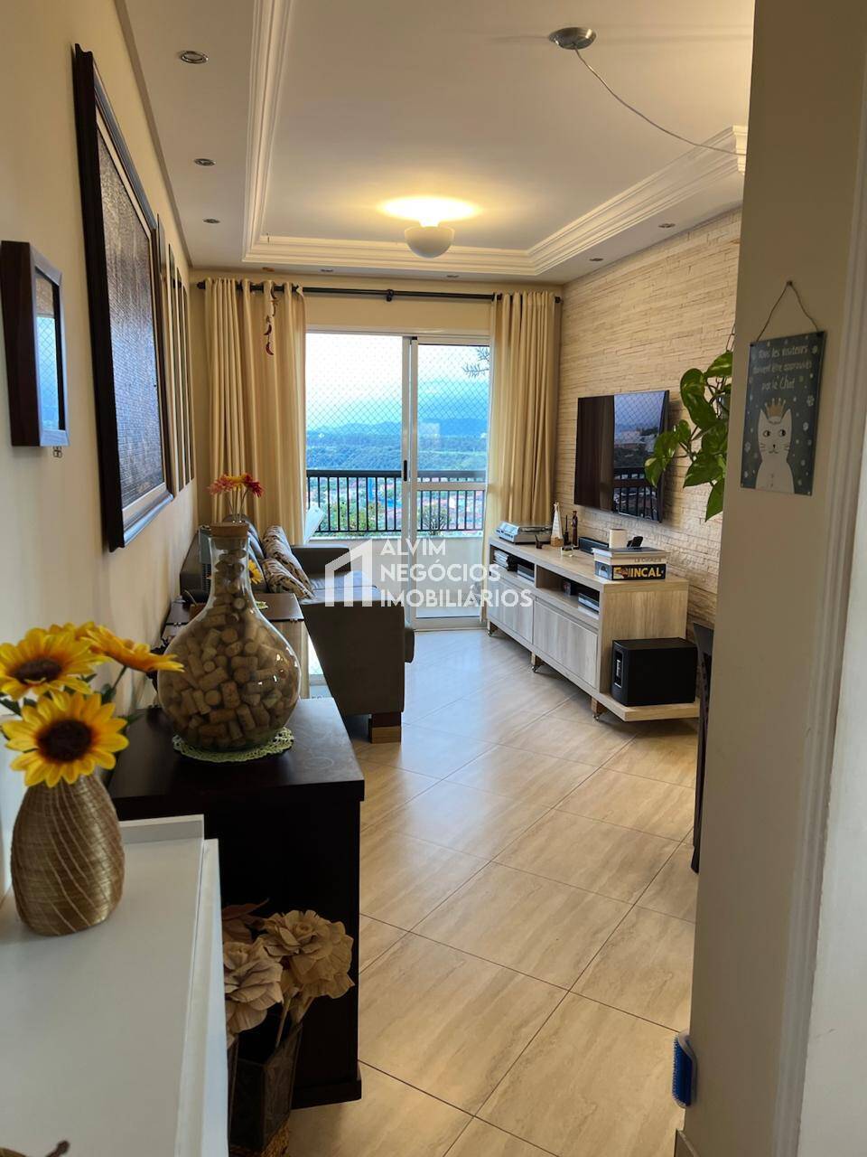 Apartamento à venda com 2 quartos, 65m² - Foto 1