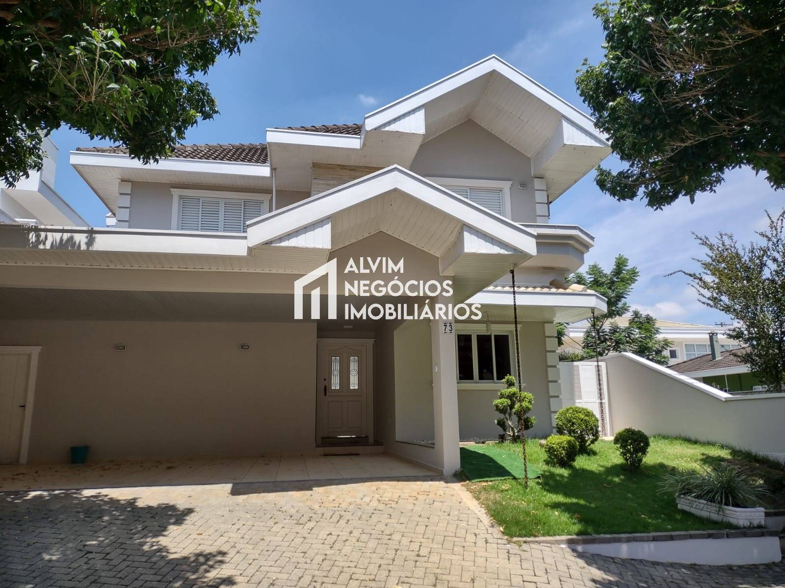 Sobrado, 4 quartos, 320 m² - Foto 1