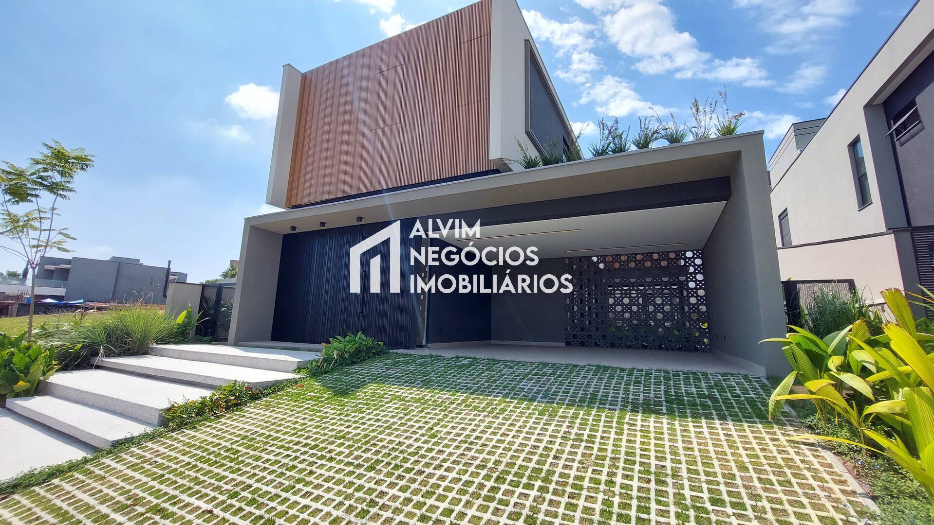 Sobrado, 4 quartos, 390 m² - Foto 1