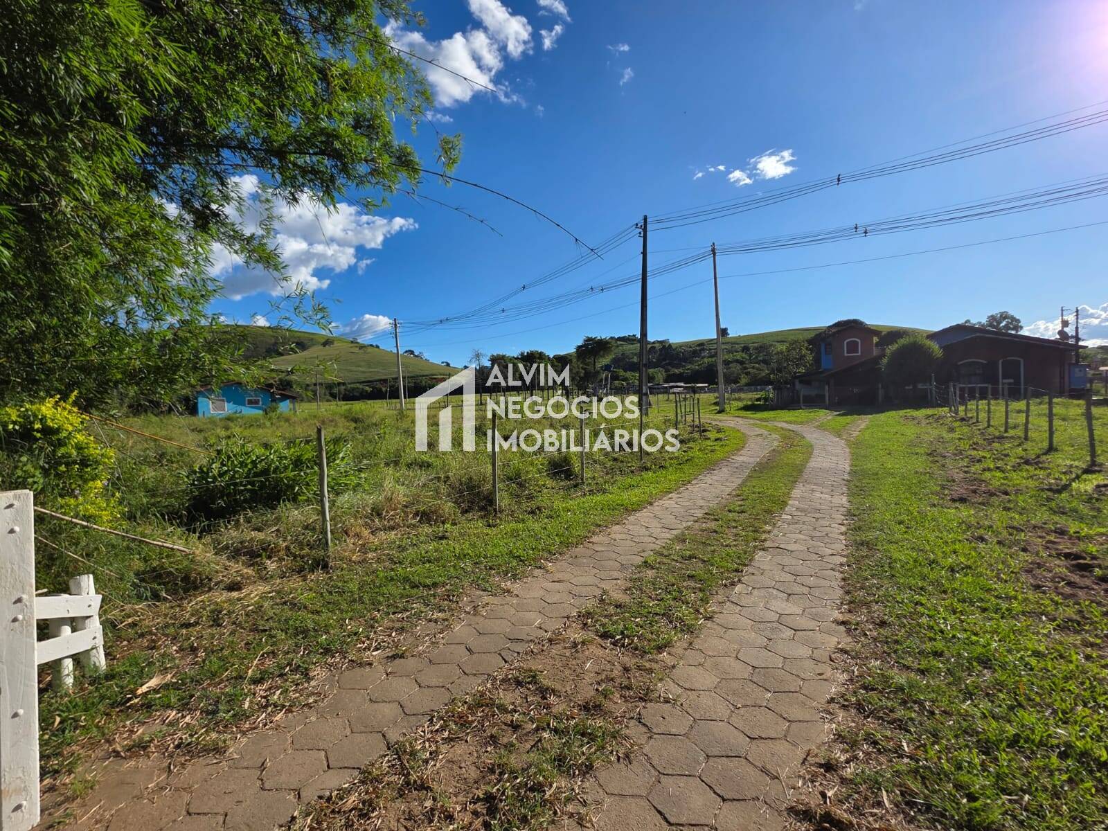 Chácara à venda com 3 quartos, 53000m² - Foto 8