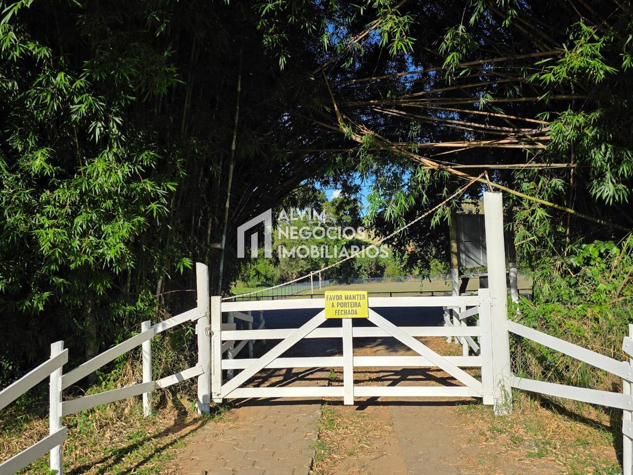 Chácara à venda com 3 quartos, 53000m² - Foto 9