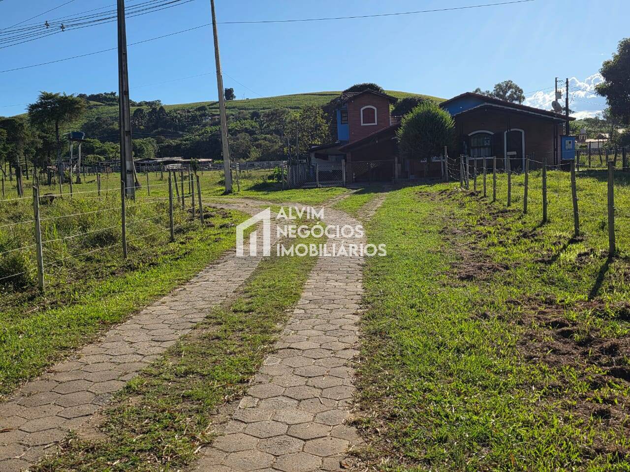 Chácara à venda com 3 quartos, 53000m² - Foto 11