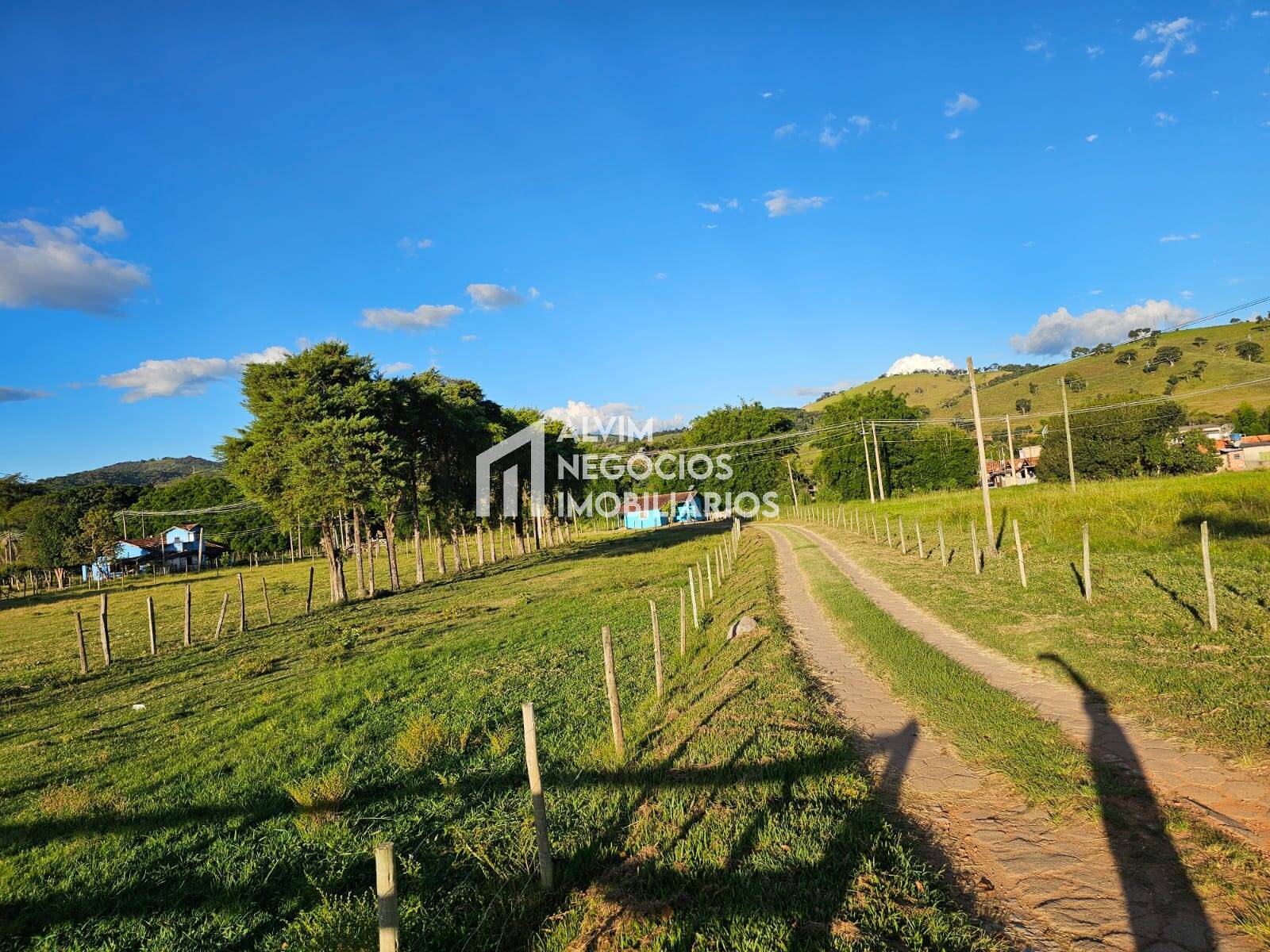 Chácara à venda com 3 quartos, 53000m² - Foto 29