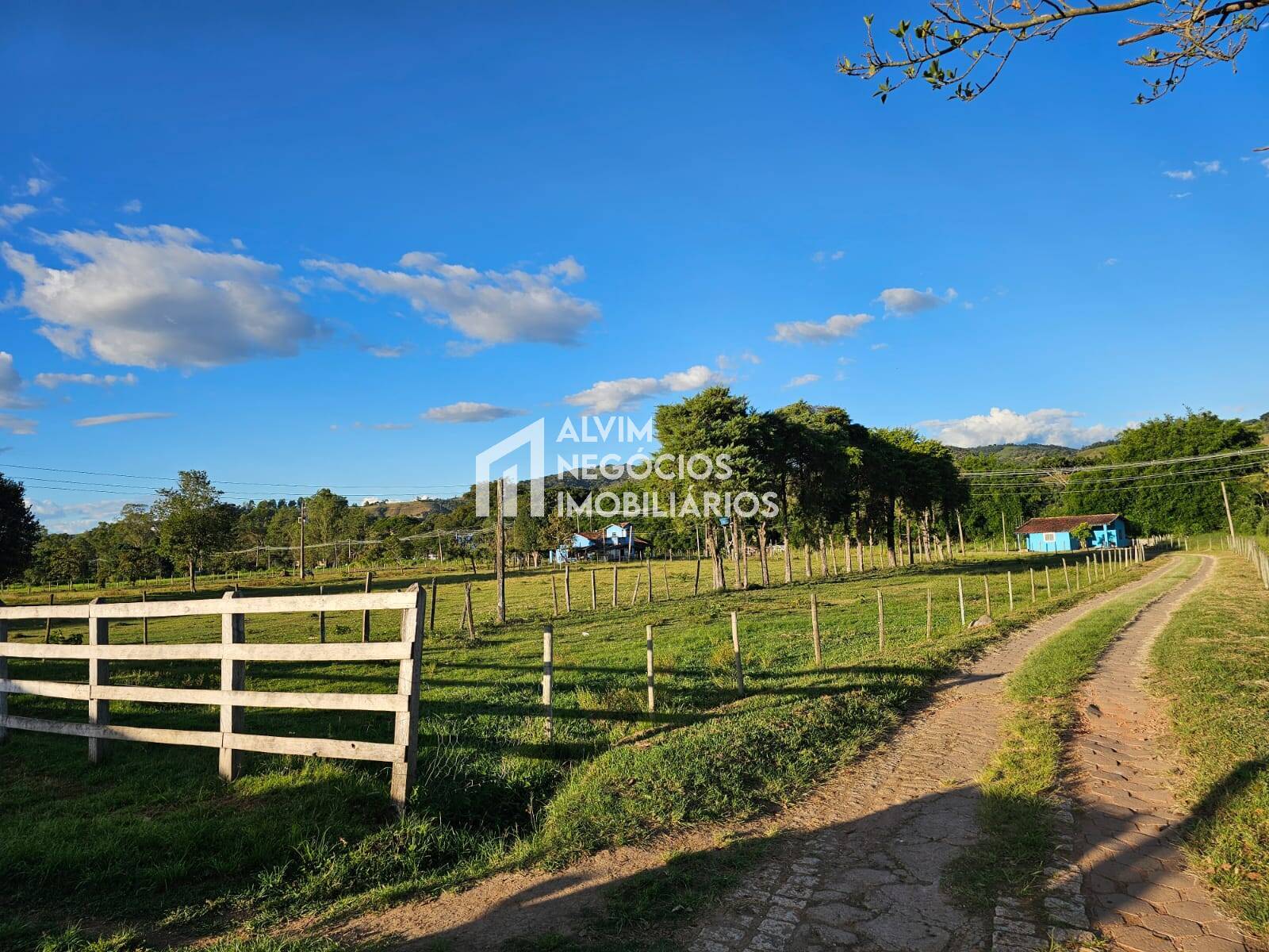 Chácara à venda com 3 quartos, 53000m² - Foto 31