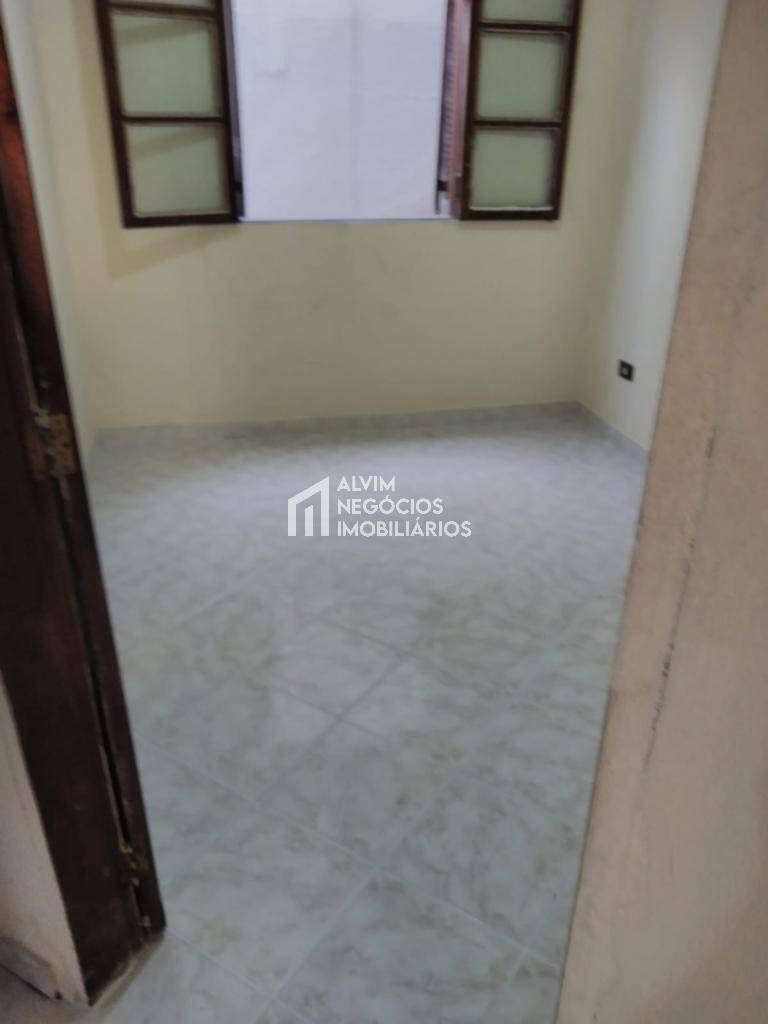 Casa à venda com 4 quartos, 241m² - Foto 5