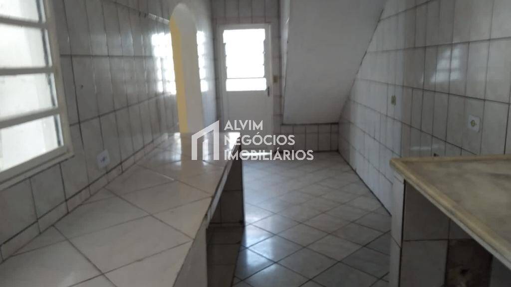 Casa à venda com 4 quartos, 241m² - Foto 10