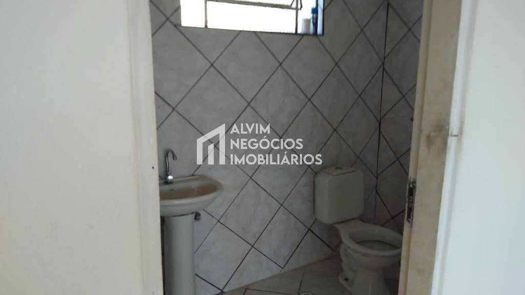Casa à venda com 4 quartos, 241m² - Foto 15
