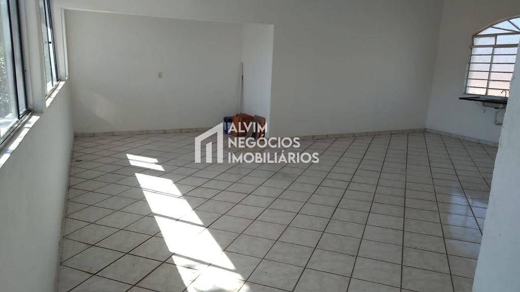 Casa à venda com 4 quartos, 241m² - Foto 14