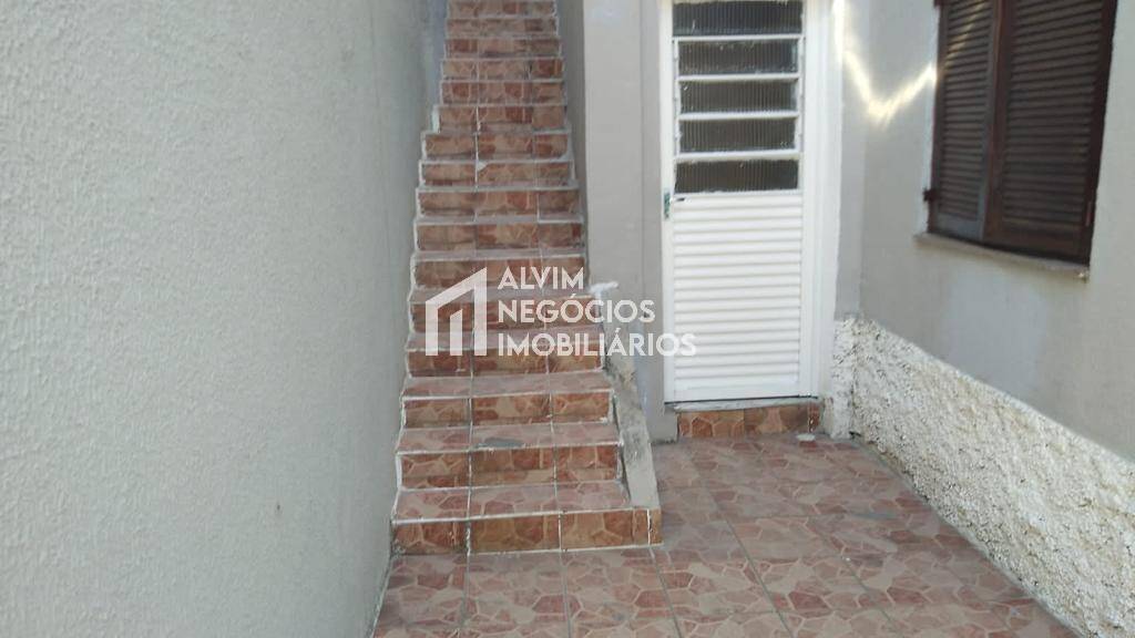 Casa à venda com 4 quartos, 241m² - Foto 18